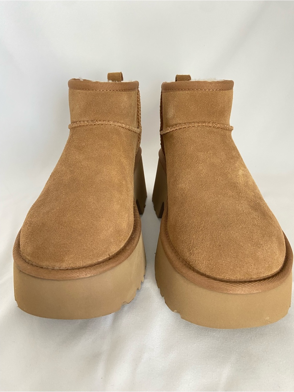 UGG Women's Classic Ultra Mini Platform Suede Booties in Chestnut Size 7 - Picture 2 of 9